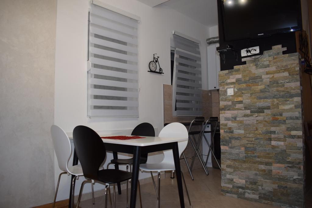 Apartment Fini Tivat Exterior photo